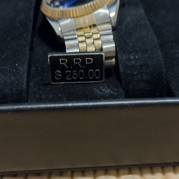 NWT Men's Geneva Watch - Picture 11 of 11